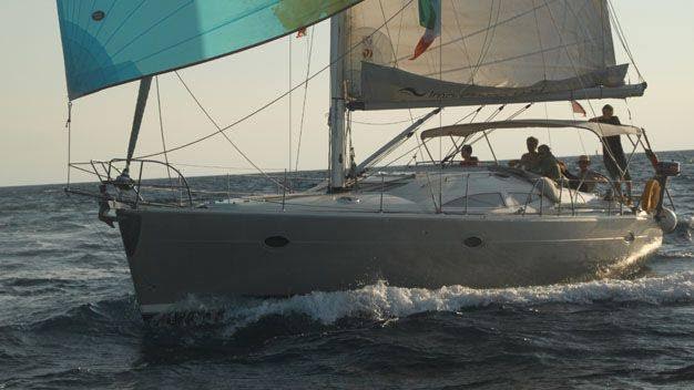 The training yacht Drumlyn under sail